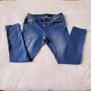 Size 34w 32L skinny coupe Denim jeans color blue
